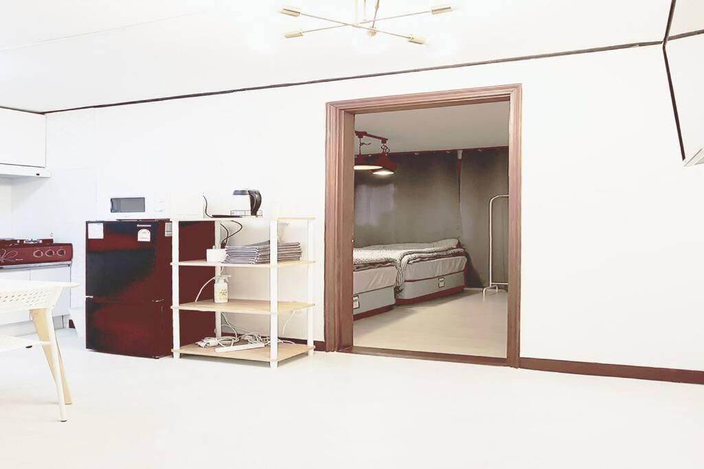 C2 White Linen House 2br
