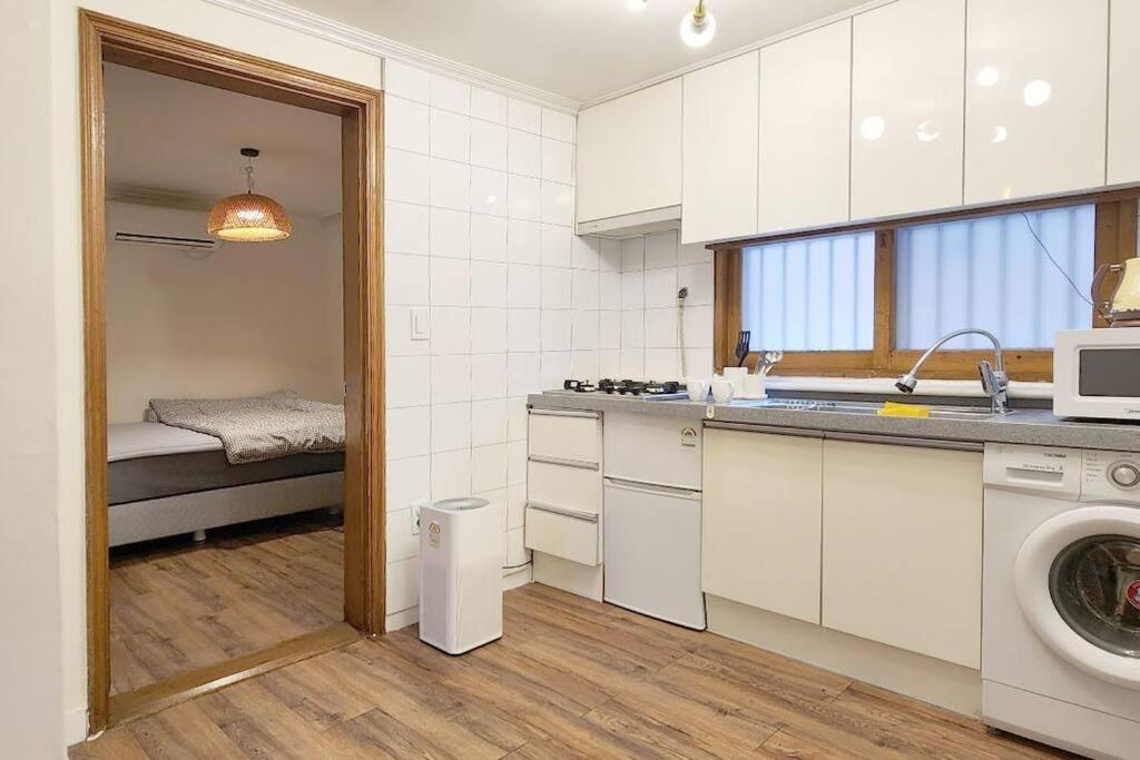C2 White Linen House 2br Apartment Seoul