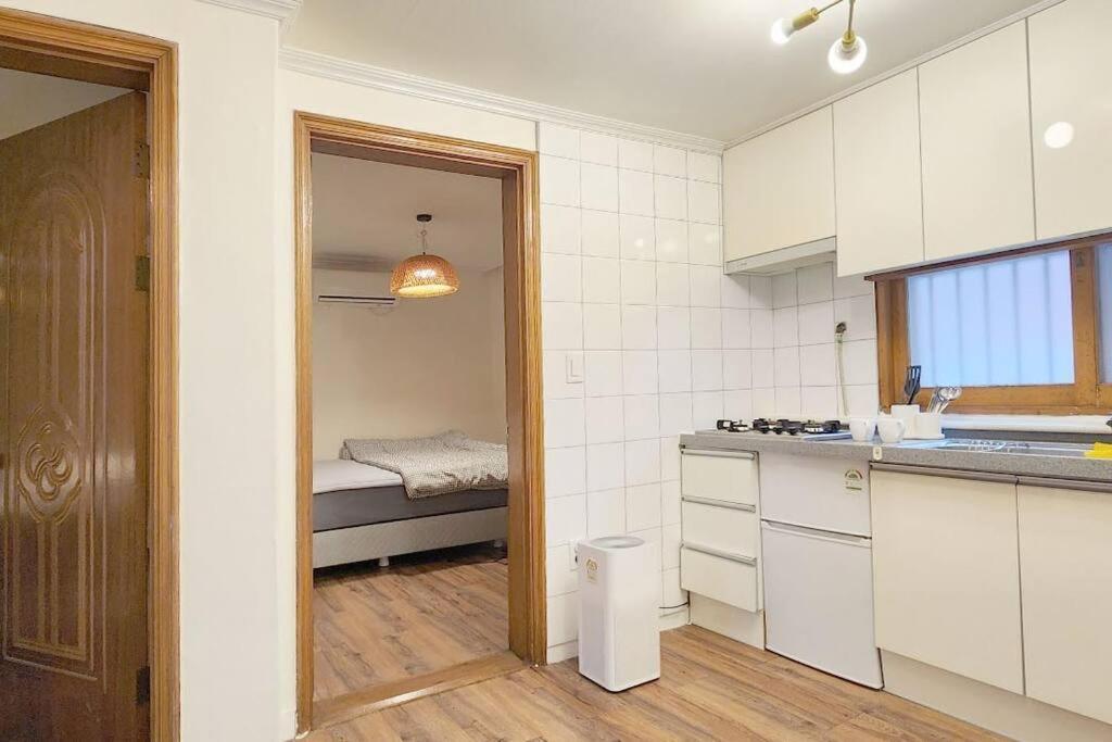 C2 White Linen House 2br * Seoul
