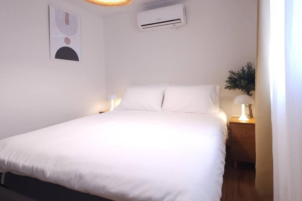 C2 White Linen House 2br *
