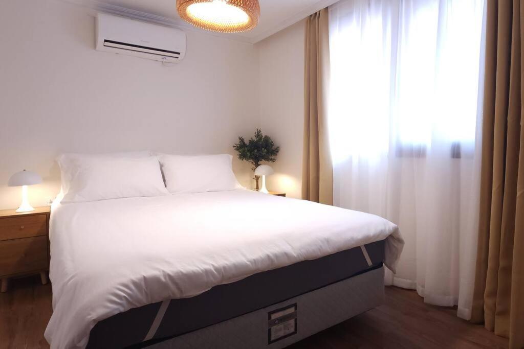 Apartment C2 White Linen House 2br