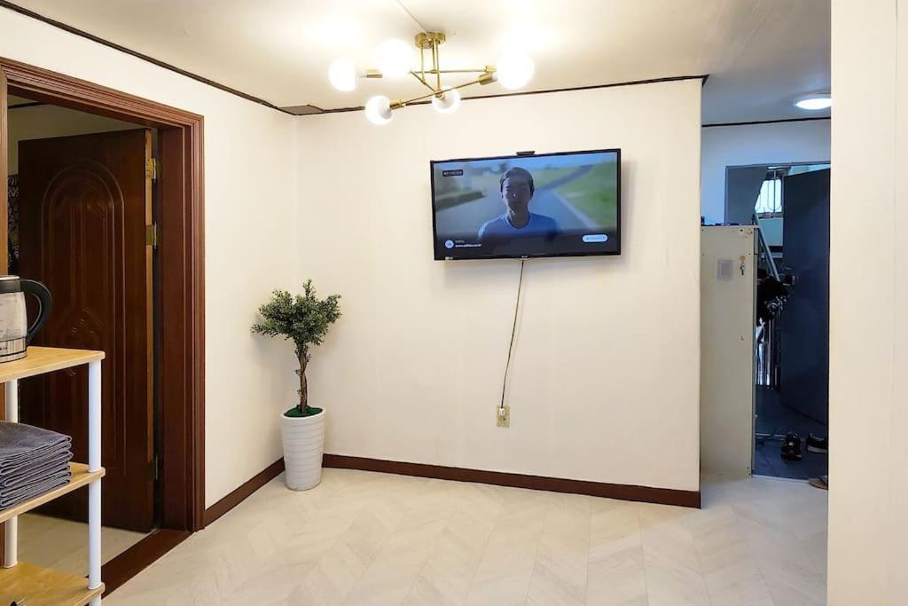 C2 White Linen House 2br Seoul